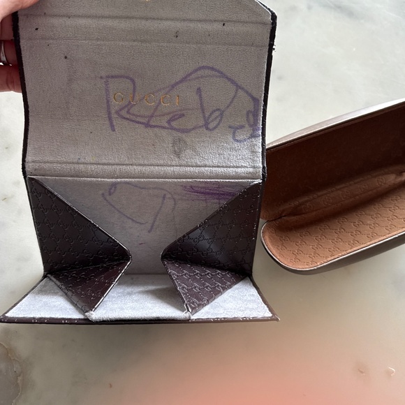 Bundle of two Gucci cases - Picture 3 of 3